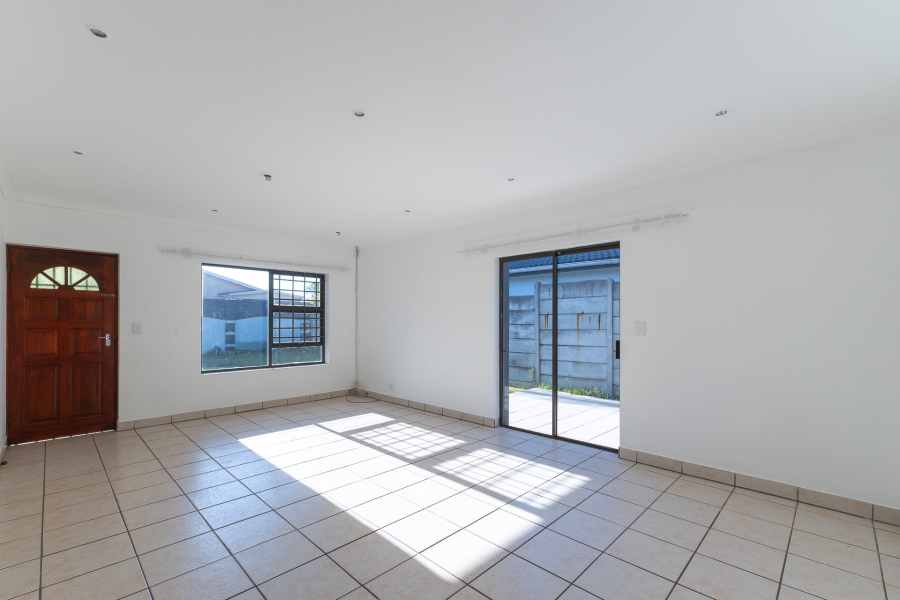 To Let 3 Bedroom Property for Rent in Levallia Western Cape